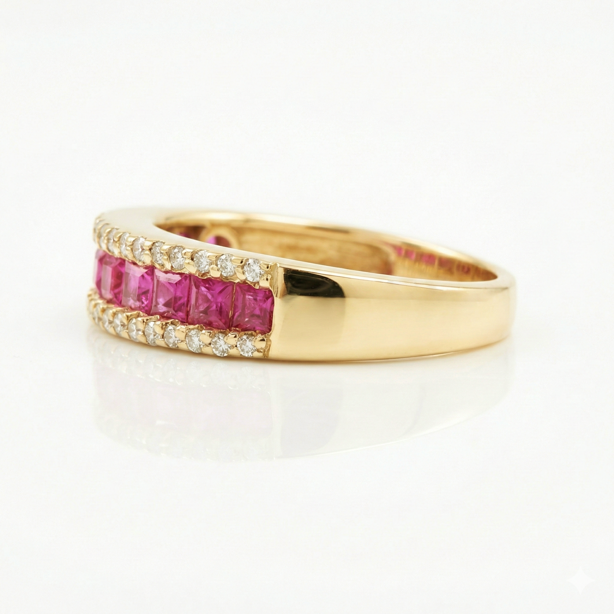 RUBY AVANUE | Ring Yellow Gold