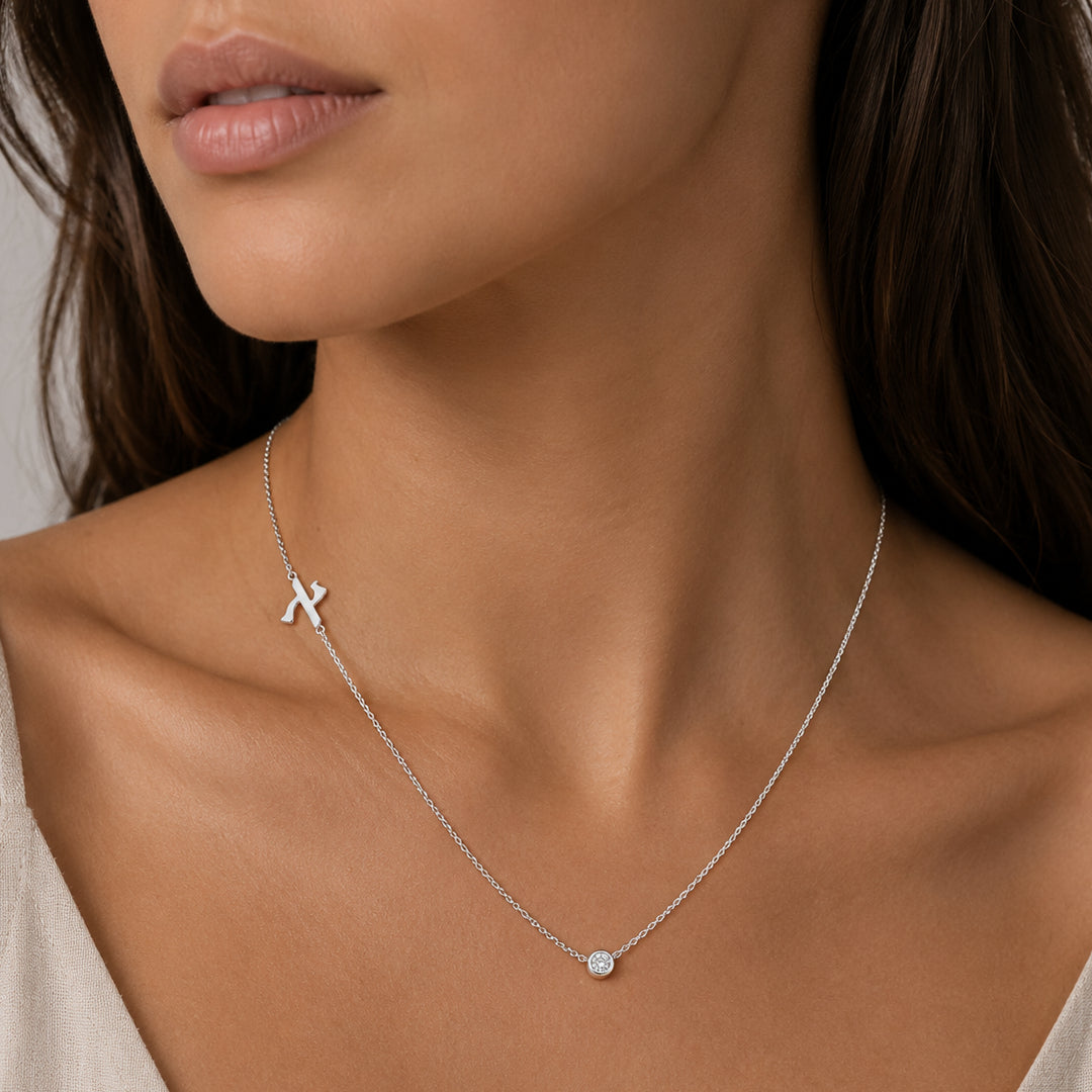 SIGNATURE HEB NECKLACE | שרשרת תליון אות ויהלום