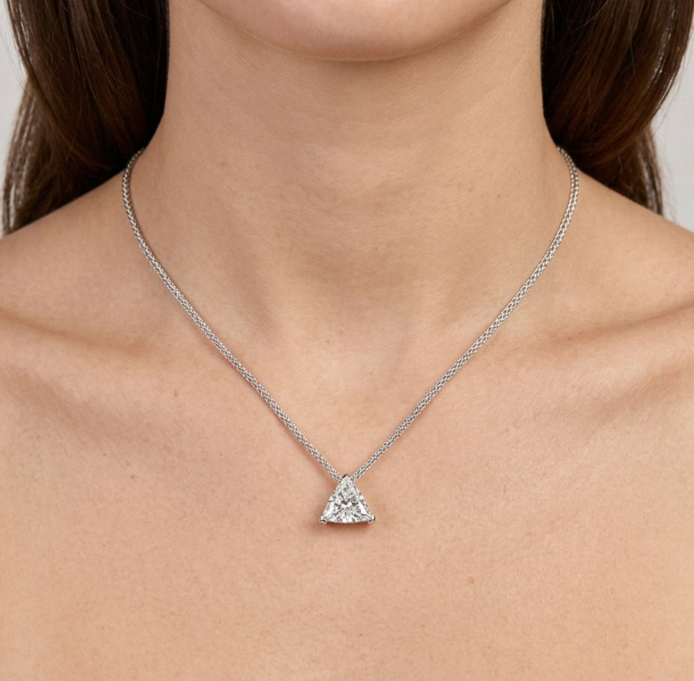 THE TRIANGLE | שרשרת יהלום משולש טבעי