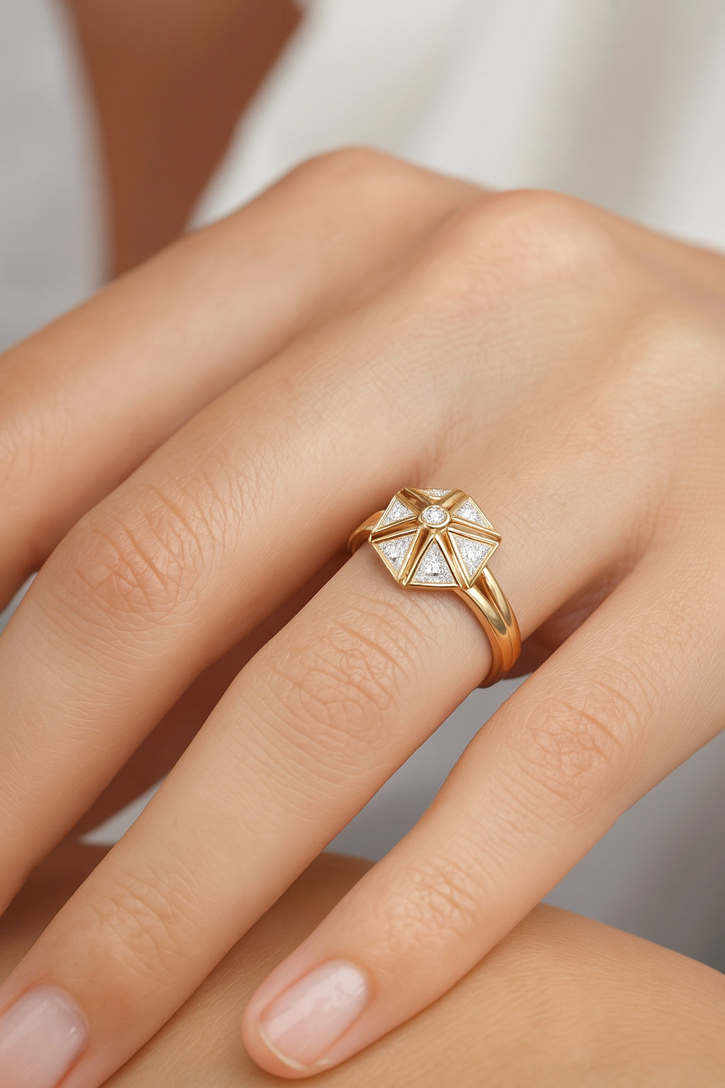 NOARA RING | Solitaire White Gold