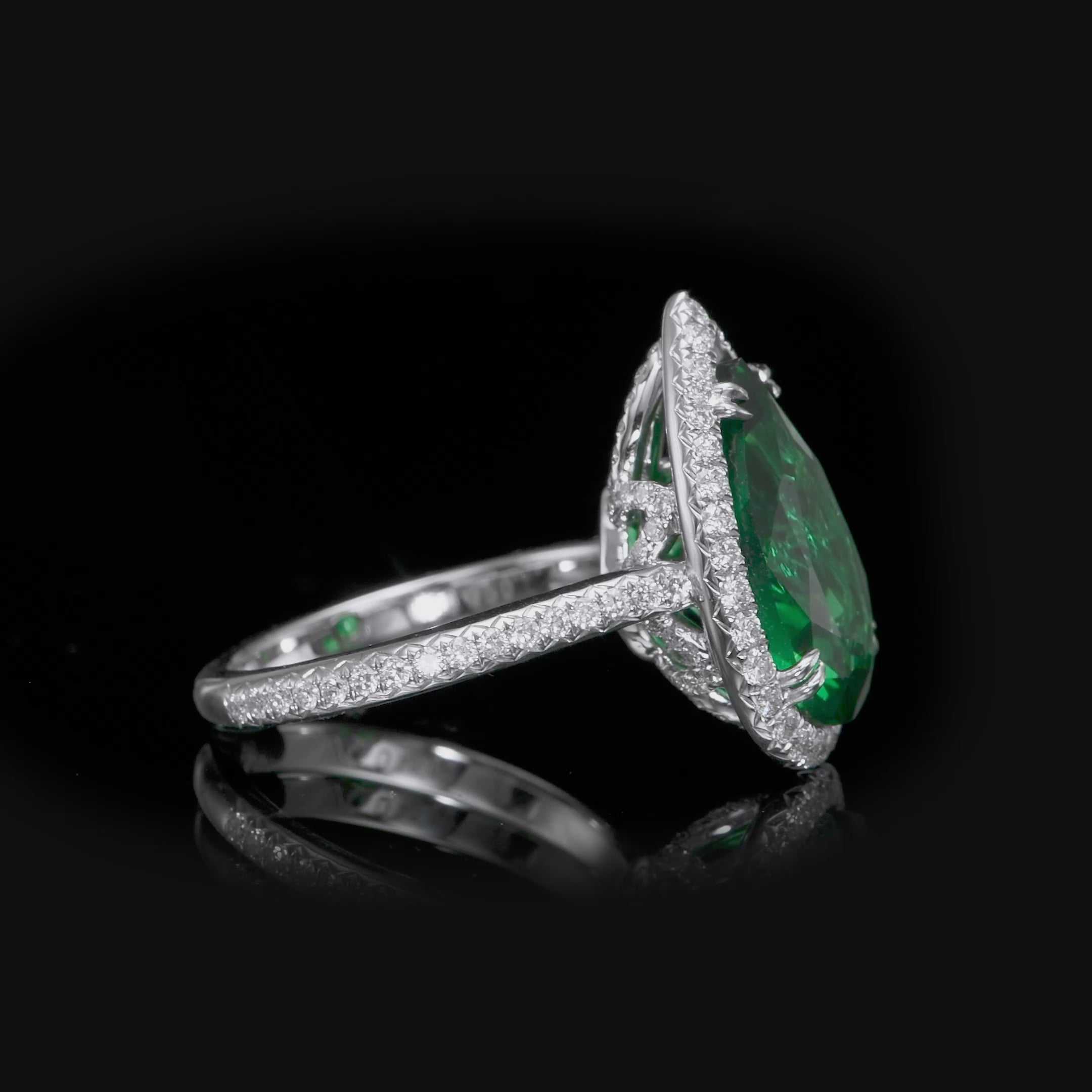 GREEN MAJESTY | Ring White Gold