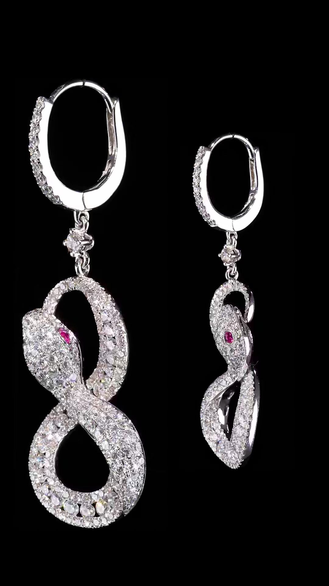 SNAKE EYE | Diamonds & Gold Earrings